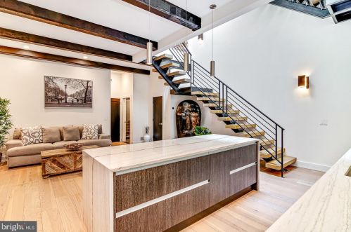 1261 26 St, Philadelphia PA 19146-4402 exterior