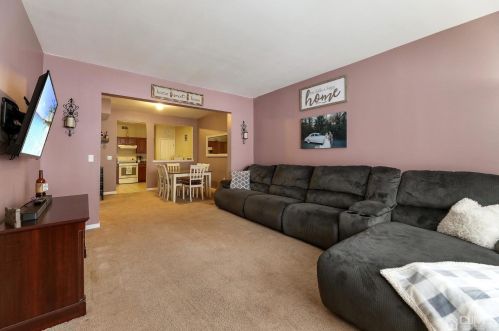 62 Forest Dr, Piscataway, NJ 08854-2281