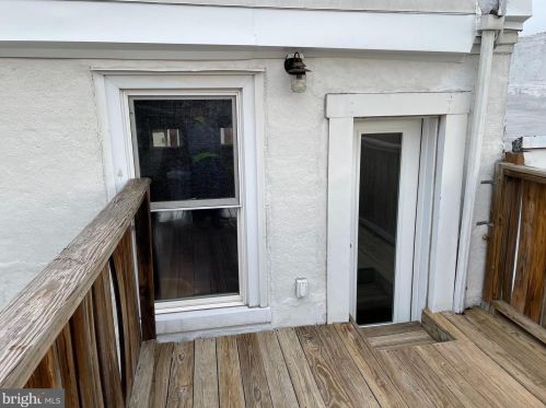 912 Catharine St, Philadelphia PA 19143-2624 exterior