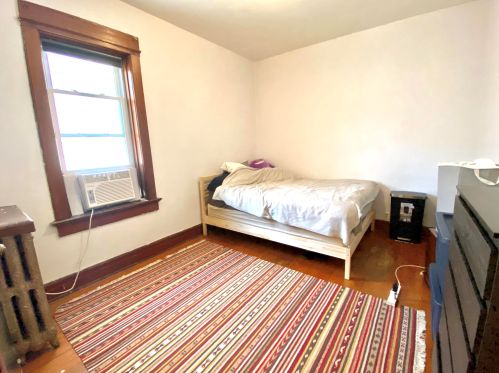 1985 Muskego Ave, Milwaukee WI 53204-3600 exterior