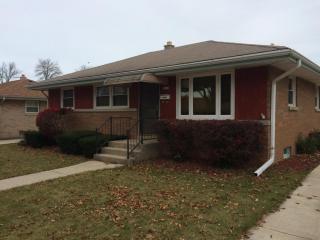 3652 79th St, Milwaukee, WI 53220-1014