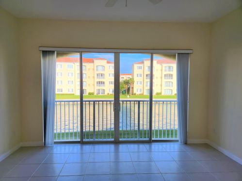 19 Harbour Isle Dr, Fort Pierce, FL 34949-2749