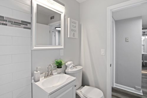 3628 61, Milwaukee WI 53216-2704 exterior