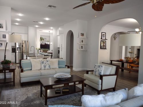 35009 25 Ln, Phoenix AZ 85041-2015 exterior