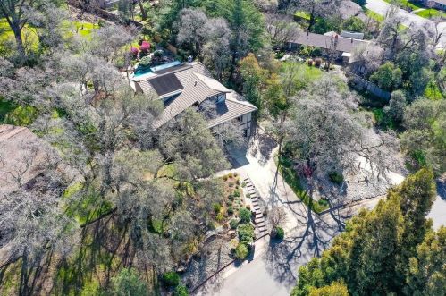 9811 Blue Lk Dr, Folsom CA 95630-1909 exterior