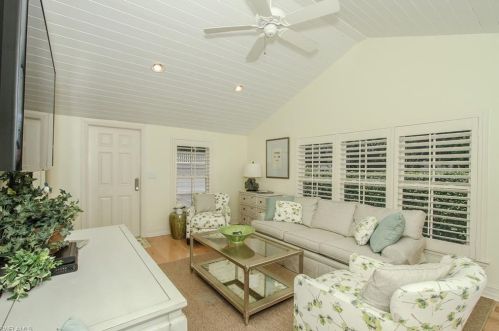 394 11th Ave, Naples FL  34102-7024 exterior