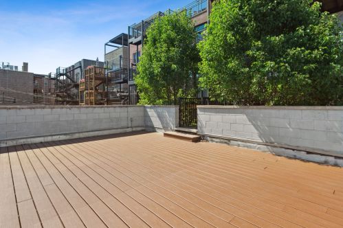 1131 Addison St, Chicago IL 60613-3805 exterior