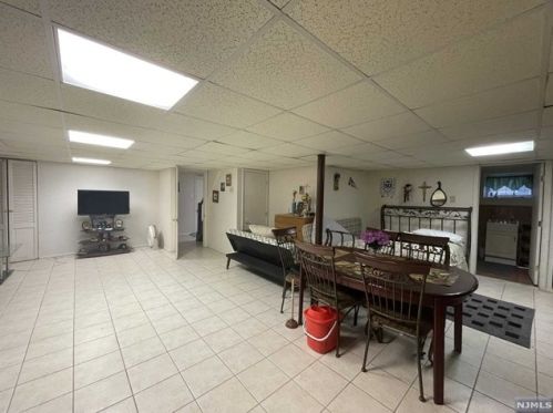 181 9 St, Fairview NJ 07022-1608 exterior