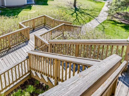 1392 Carling Dr, Saint Paul MN  55108-4201 exterior