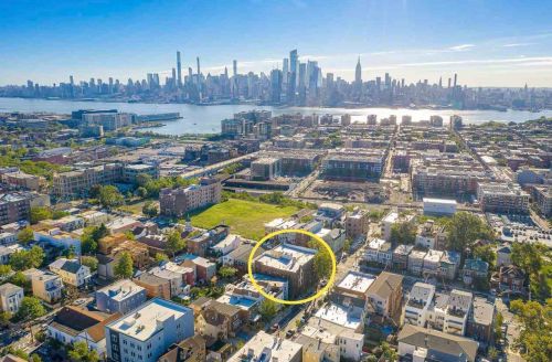 301 Palisade Ave, Union City NJ 07087-5217 exterior