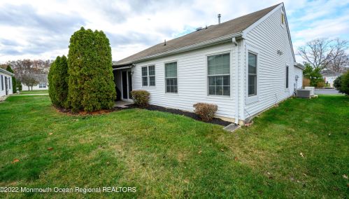 13 Grosunor Ct, Jackson Twp NJ 08527-3973 exterior