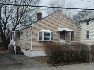 10 Leah St, Providence, RI 02908-5102
