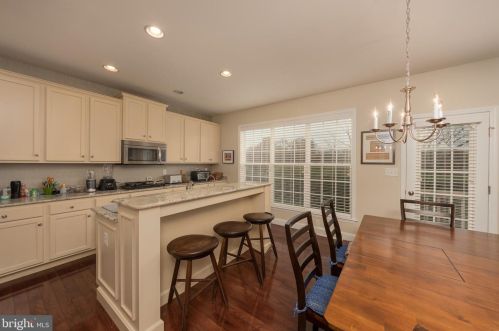 1185 Edgemoor Ct, Lancaster PA 17601-5198 exterior