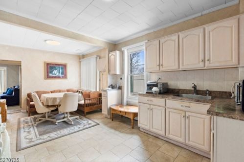 329 9 St, Paterson NJ 07508-2118 exterior