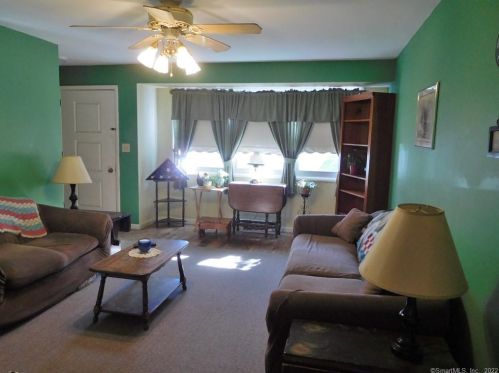 20 Trinity Dr, Enfield CT 06082-5520 exterior