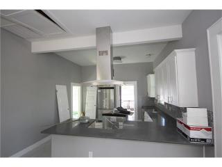 621 35th St, Austin TX  78705-1206 exterior