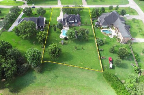 32630 Waterworth Ct, Fulshear TX 77441-4366 exterior