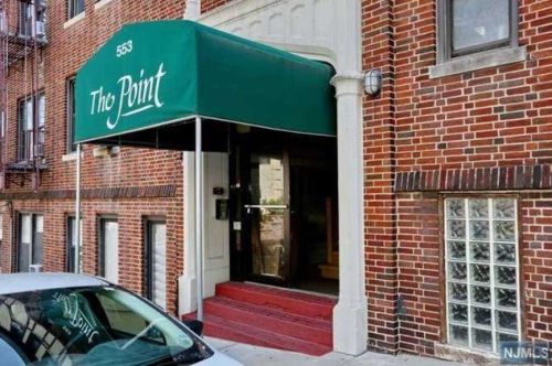 553 Undercliff Ave, Edgewater NJ  07020-1342 exterior