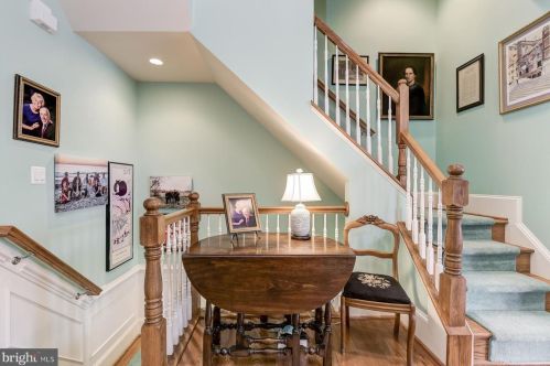 12561 Ansin Cir Dr, Rockville MD 20854-6912 exterior