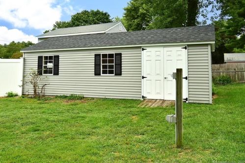 18 Westerly Dr, Enfield CT 06082-4031 exterior