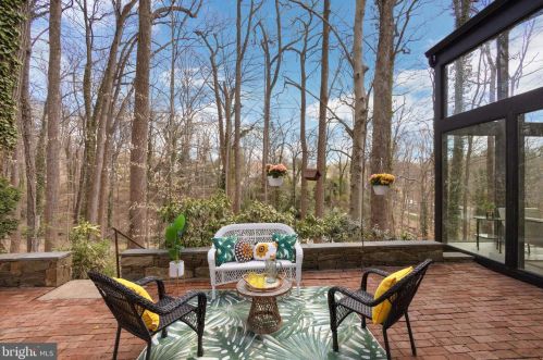 6107 Benalder Dr, Bethesda MD  20816-1007 exterior