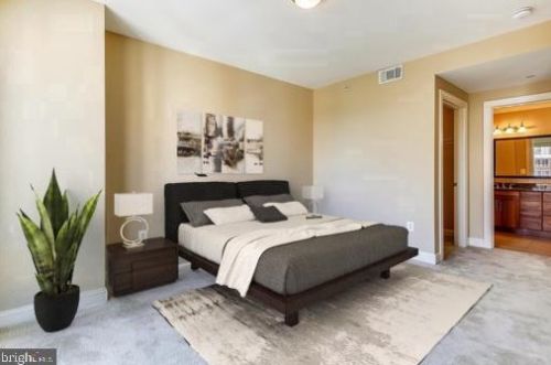 2050 Jamieson Ave, Alexandria VA 22314-6824 exterior