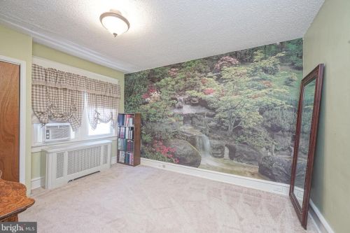 111 Oakland Ave, Camden NJ 08107-1212 exterior