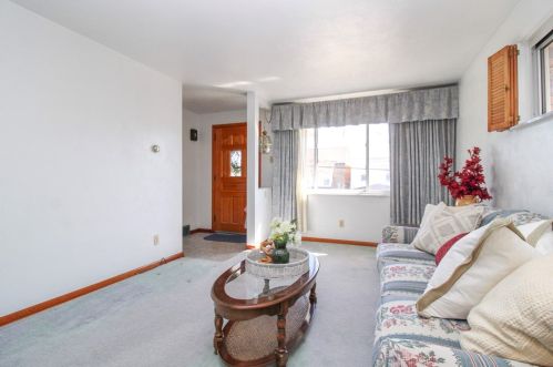 432 Augusta St, Pittsburgh PA 15211-1108 exterior