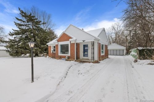 1631 Taunton Rd, Bham MI  48009-7203 exterior