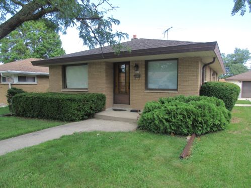 3910 55th St, Milwaukee, WI 53220-2629