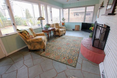 734 Ruddiman Dr, Meskegon MI  49445-2867 exterior