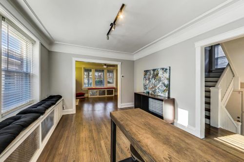 7443 Merrill Ave, Chicago IL  60649-3210 exterior