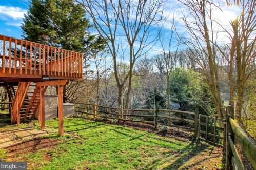 232 Breezewood Dr, Hanover PA 17331-7926 exterior