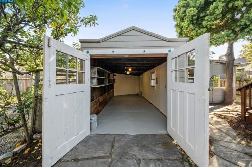 1368 Hopkins St, Berkeley CA 94707-2634 exterior