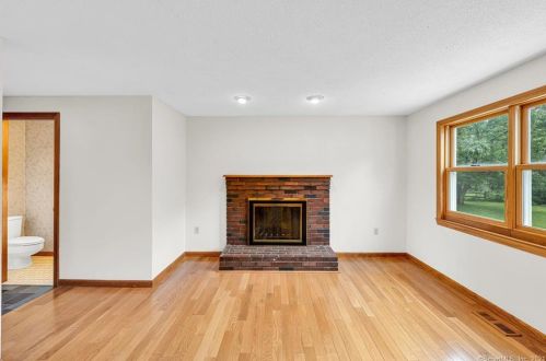 10 Pheasant Run, Windsor CT 06095-1549 exterior