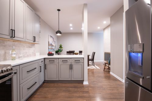 3631 Pine Grove Ave, Chicago IL  60613-4533 exterior