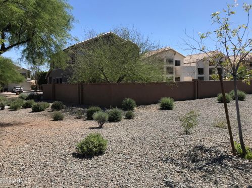 1424 Cathedral Rock Dr, Phoenix AZ 85048-8910 exterior