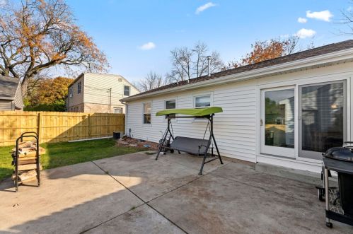 185 91st Pl, Milwaukee WI  53226-4525 exterior