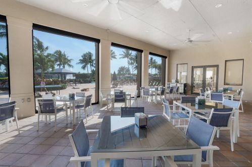 7016 Corning Cir, Boynton Beach FL 33437-3984 exterior