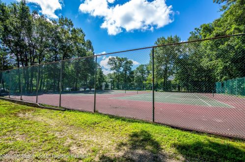 1202 Dahlia Ct, Jackson Twp NJ 08527-4160 exterior