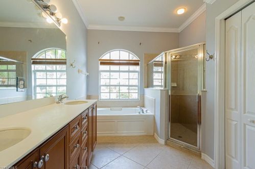 14743 Indigo Lk Cir, Naples FL 34119-4825 exterior