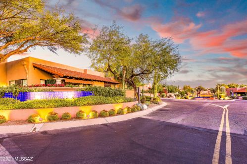 5860 Bright Star Dr, Tucson AZ  85718-3429 exterior