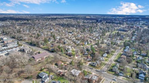 615 Burcham Dr, East Lansing MI 48823-2746 exterior