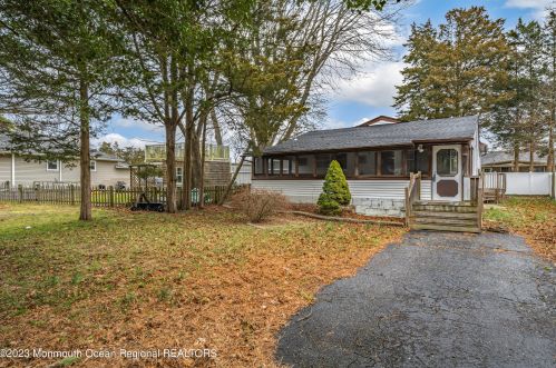 1416 Circle Dr, Lacey, NJ 08731-4024