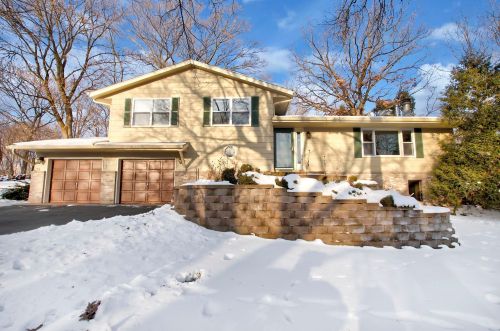 3765 Drexel Ct, Saint Paul, MN 55123-1026