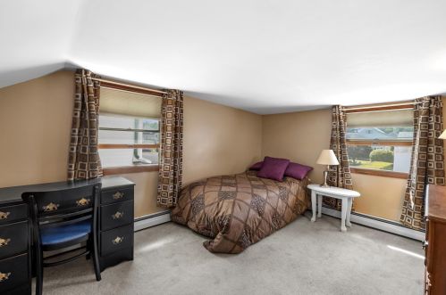 33 5th St, Dover NH 03820-2948 exterior