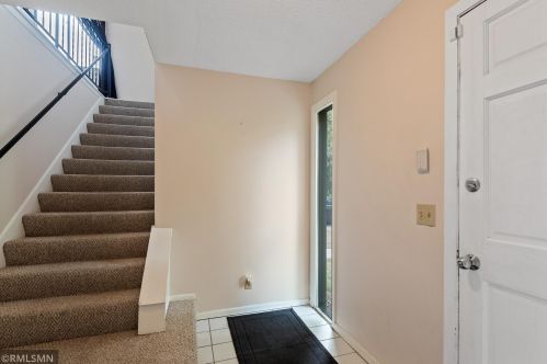 4828 Grenwich Way, Saint Paul MN 55128-2039 exterior