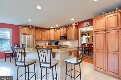 31 Lewiston Cir, Lancaster PA 17601-4883 exterior