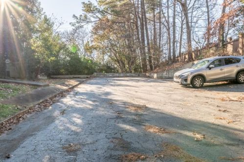 1152 Lynmoor Dr, Atlanta GA 30319-4126 exterior