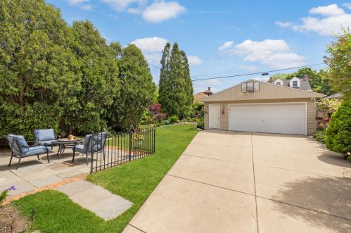 2716 44, Milwaukee WI 53219-3202 exterior